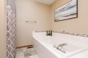 8627 Oakmont Rd, Bloomington, IL 61705 - Photo 29