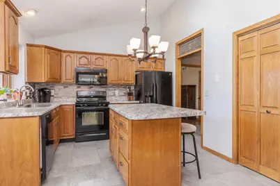 8627 Oakmont Road, Bloomington, IL 61705 - Photo 11