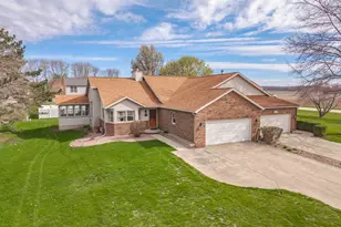 8627 Oakmont Rd, Bloomington, IL 61705 - Photo 65