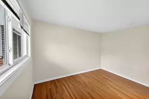 10111 Old Orchard Ct, Skokie, IL 60076 - Photo 5