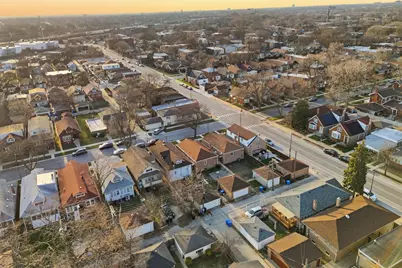 8305 S Paxton Avenue, Chicago, IL 60617 - Photo 25