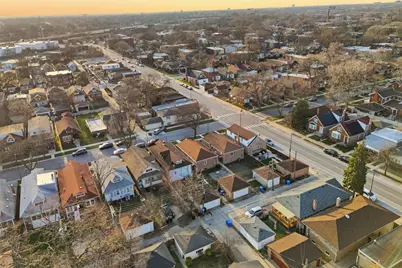 8305 S Paxton Avenue, Chicago, IL 60617 - Photo 19