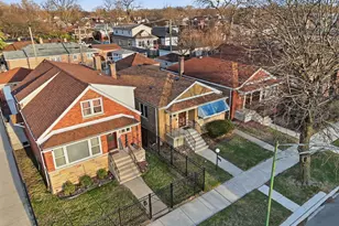 8305 S Paxton Ave, Chicago, IL 60617 - Photo 17