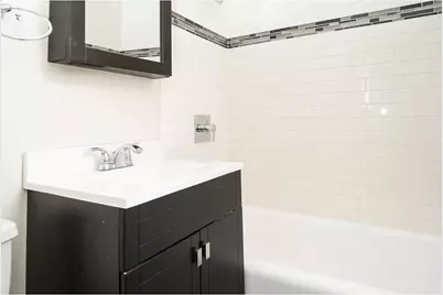 3345 N Marshfield Avenue #202, Chicago, IL 60657 - Photo 7