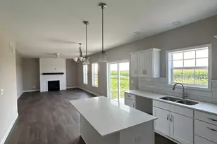 1504 Warwick Dr, Savoy, IL 61874 - Photo 3