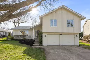 1530 N Blanchard Ct, Wheaton, IL 60187 - Photo 1