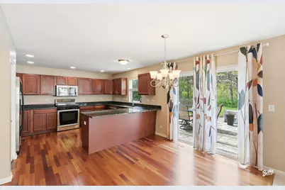 1250 Promontory Drive, Pingree Grove, IL 60140 - Photo 5