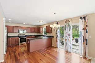 1250 Promontory Dr, Pingree Grove, IL 60140 - Photo 5