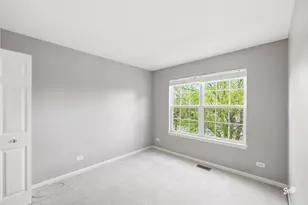 1250 Promontory Dr, Pingree Grove, IL 60140 - Photo 9