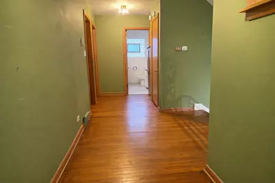 15531 Woodlawn East Avenue, South Holland, IL 60473 - Photo 5