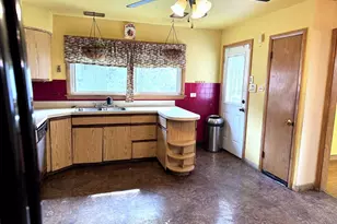 15531 Woodlawn E Ave, South Holland, IL 60473 - Photo 9