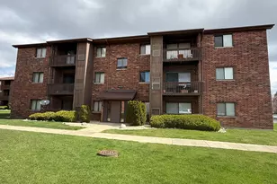 15723 Peggy Ln, Oak Forest, IL 60452 - Photo 1