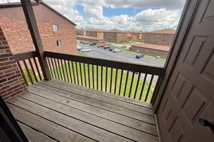 15723 Peggy Ln, Oak Forest, IL 60452 - Photo 11