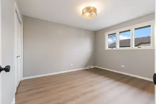 8518 Candlelight West Dr, Willow Springs, IL 60480 - Photo 11