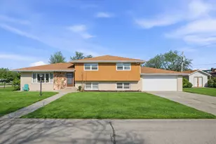 10459 S 81st Ave, Palos Hills, IL 60465 - Photo 1