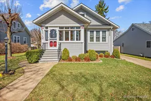 92 Hawley Ave, West Dundee, IL 60118 - Photo 1