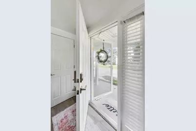 595 East Avenue, Streamwood, IL 60107 - Photo 3