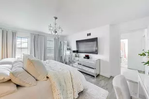 595 East Ave, Streamwood, IL 60107 - Photo 15