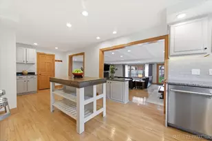 618 S 5th St, Saint Charles, IL 60174 - Photo 9
