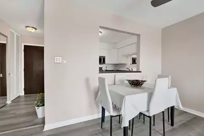 725 W Huntington Commons Road #416, Mount Prospect, IL 60056 - Photo 7