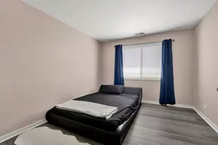 725 W Huntington Commons Rd, Mount Prospect, IL 60056 - Photo 13