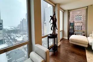 111 E Chestnut St, Chicago, IL 60611 - Photo 27