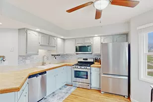 1108 Almond Dr, Aurora, IL 60506 - Photo 9