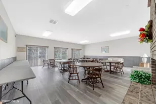 211 Edgewater Dr, Bloomingdale, IL 60108 - Photo 37