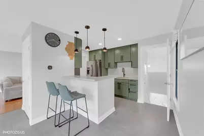 211 Edgewater Drive, Bloomingdale, IL 60108 - Photo 7