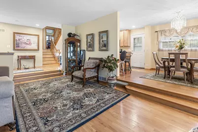 9226 Kilbourn Avenue, Skokie, IL 60076 - Photo 7