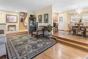 9226 Kilbourn Ave, Skokie, IL 60076 - Photo 7