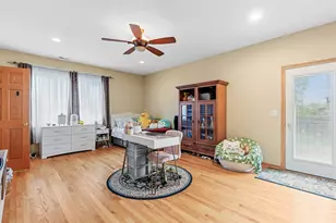 9226 Kilbourn Ave, Skokie, IL 60076 - Photo 25