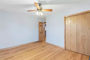 9226 Kilbourn Ave, Skokie, IL 60076 - Photo 19