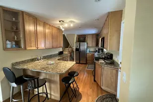 9226 Kilbourn Ave, Skokie, IL 60076 - Photo 11