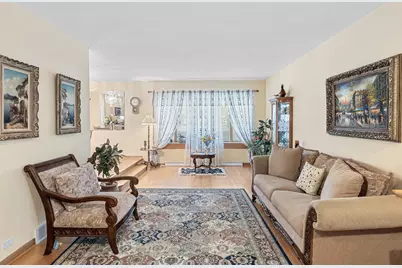9226 Kilbourn Avenue, Skokie, IL 60076 - Photo 5