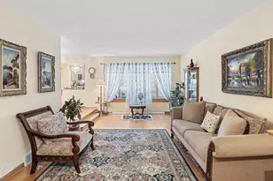 9226 Kilbourn Ave, Skokie, IL 60076 - Photo 5