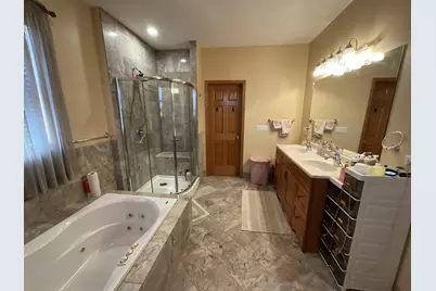 9226 Kilbourn Avenue, Skokie, IL 60076 - Photo 19