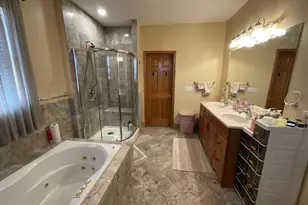 9226 Kilbourn Ave, Skokie, IL 60076 - Photo 19