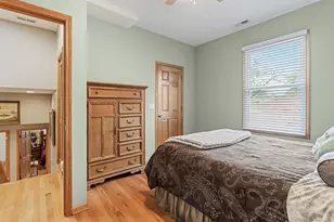 9226 Kilbourn Ave, Skokie, IL 60076 - Photo 23