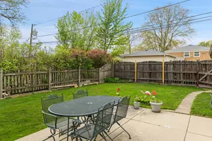 9226 Kilbourn Ave, Skokie, IL 60076 - Photo 41