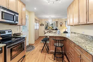 9226 Kilbourn Ave, Skokie, IL 60076 - Photo 13