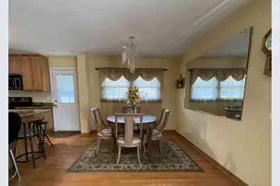 9226 Kilbourn Avenue, Skokie, IL 60076 - Photo 9