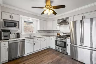 [Address not provided], Chicago, IL 60646 - Photo 7