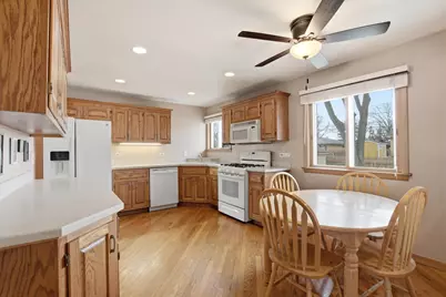 130 N Horner Lane, Mount Prospect, IL 60056 - Photo 7