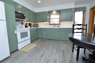 12310 Price Rd, Hebron, IL 60034 - Photo 5