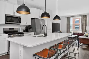 2213 Venture Dr, Schaumburg, IL 60173 - Photo 7