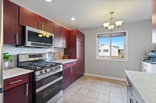 7215 Willow Way Ln, Willowbrook, IL 60527 - Photo 11