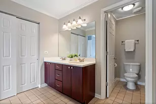 7215 Willow Way Ln, Willowbrook, IL 60527 - Photo 17