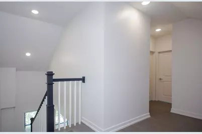 1008 W 18th Street #304, Chicago, IL 60608 - Photo 9