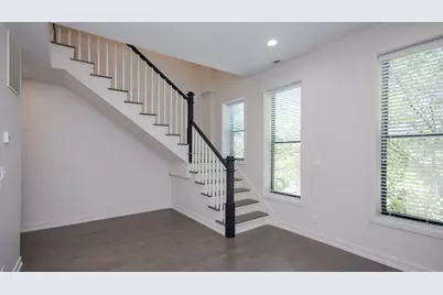 1008 W 18th Street #304, Chicago, IL 60608 - Photo 5